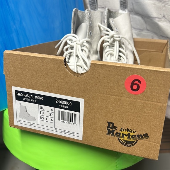 Dr Martens Air Wair boots - Picture 8 of 8